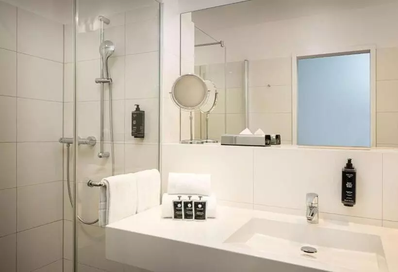 اتاق استاندارد چهار تخته, Elaya Leipzig City Center