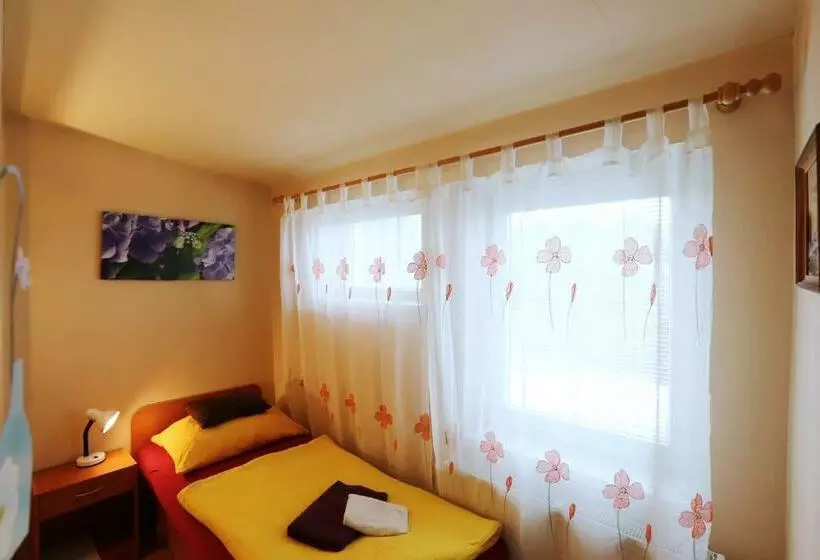 اتاق استاندارد یک نفره, Alcorso Pension