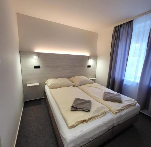 컴포트 룸, Alcorso Pension