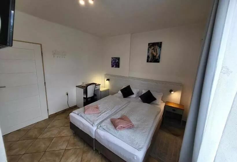 اتاق استاندارد, Alcorso Pension