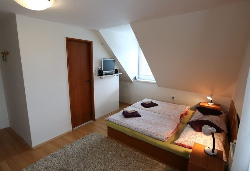 컴포트 룸, Alcorso Pension