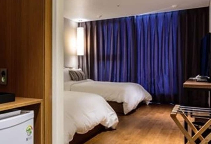 غرفة ديلوكس, Hi