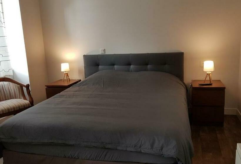 标准间, Au Pigeon Blanc