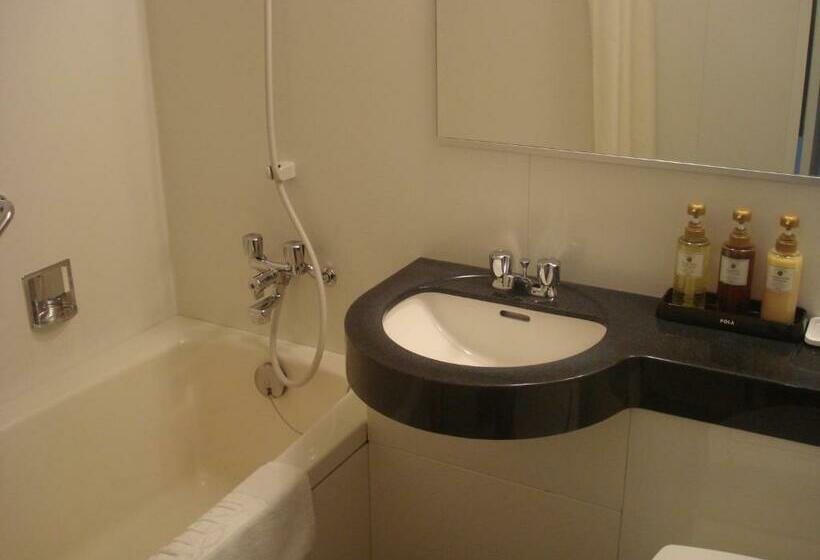 Номер Стандарт, Lavenir