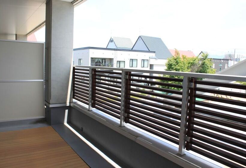 Номер Deluxe, Lavenir