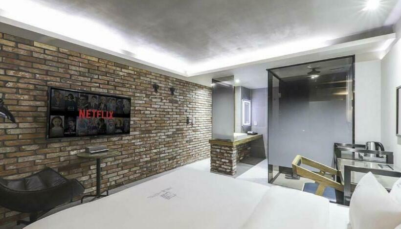 豪华房间, Jeonju Neue