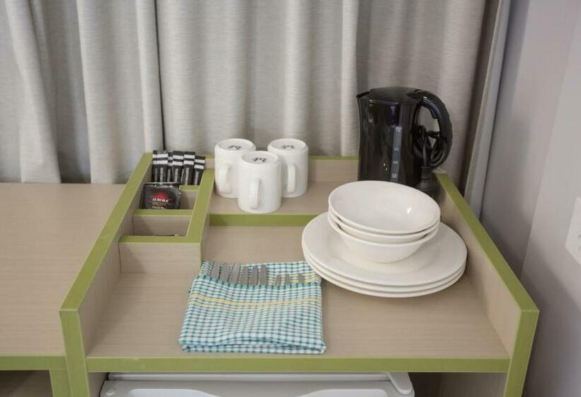 استودیوی استاندارد, Nightcap At Emerald Star