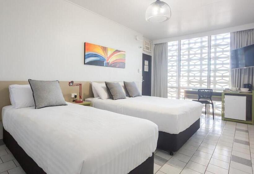 استودیوی استاندارد, Nightcap At Emerald Star