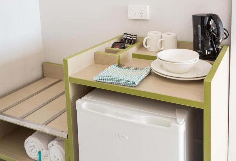 استودیوی استاندارد, Nightcap At Emerald Star