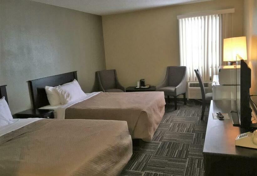 سوییت سوپریور, Sunlac Inn Devils Lake