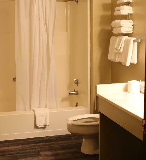 سوییت سوپریور, Sunlac Inn Devils Lake