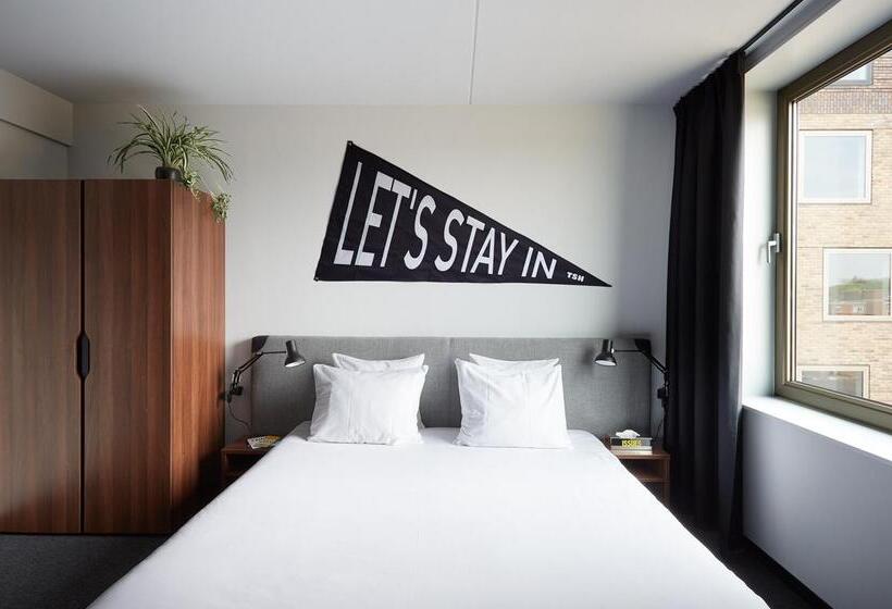 اتاق لوکس با تخت بزرگ, The Social Hub Groningen