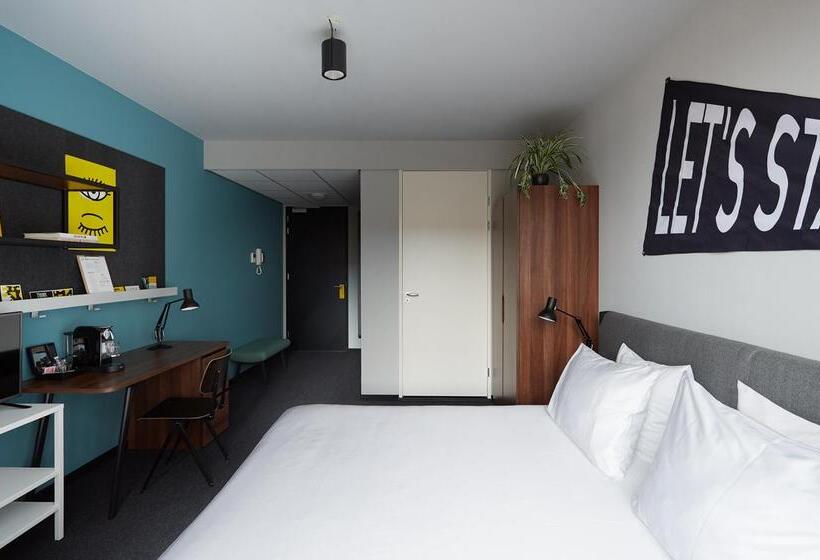 اتاق لوکس با تخت بزرگ, The Social Hub Groningen