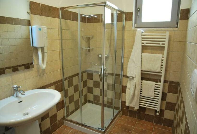 غرفة سوبيريور ثلاثية, Masseria Relais Santa Teresa