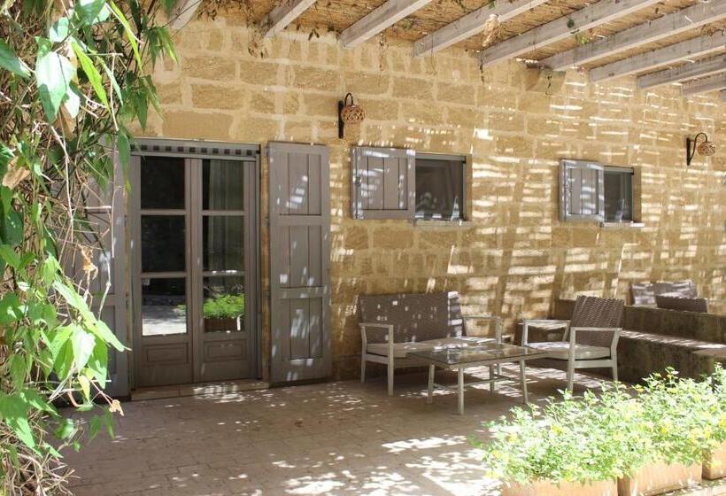 غرفة سوبيريور ثلاثية, Masseria Relais Santa Teresa