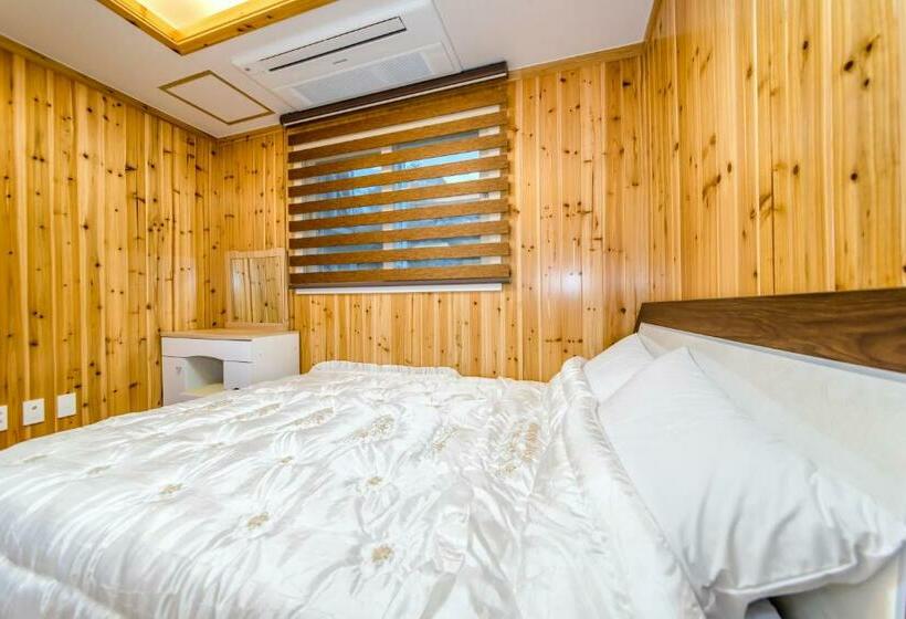 منزل غرفة نوم واحدة, Modnie Pension