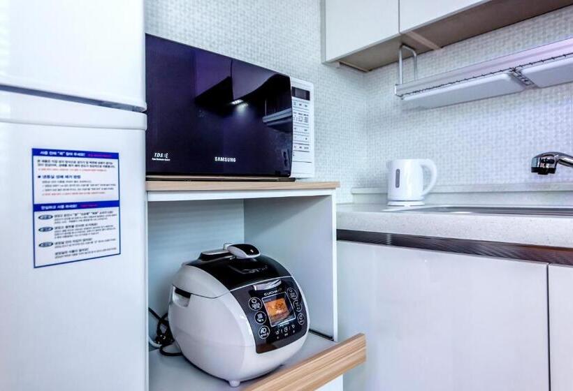 منزل غرفة نوم واحدة, Modnie Pension