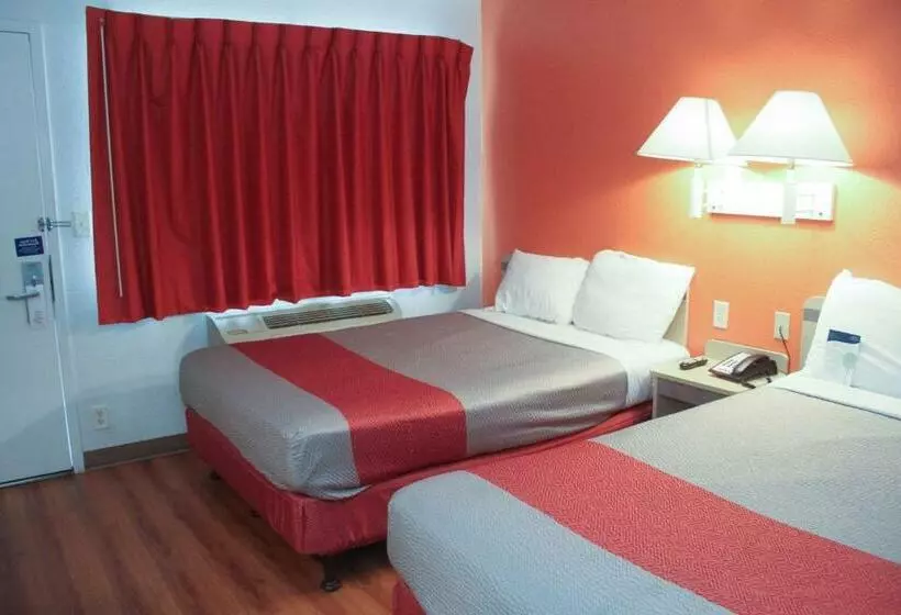 Deluxe Neljän Hengen Huone, Motel 6 Lufkin, Tx