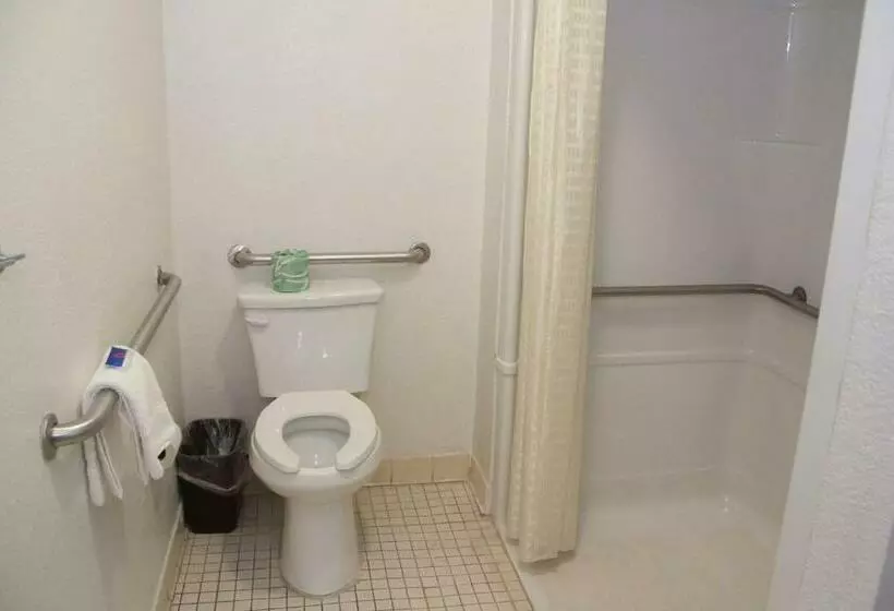 Deluxe Neljän Hengen Huone, Motel 6 Lufkin, Tx