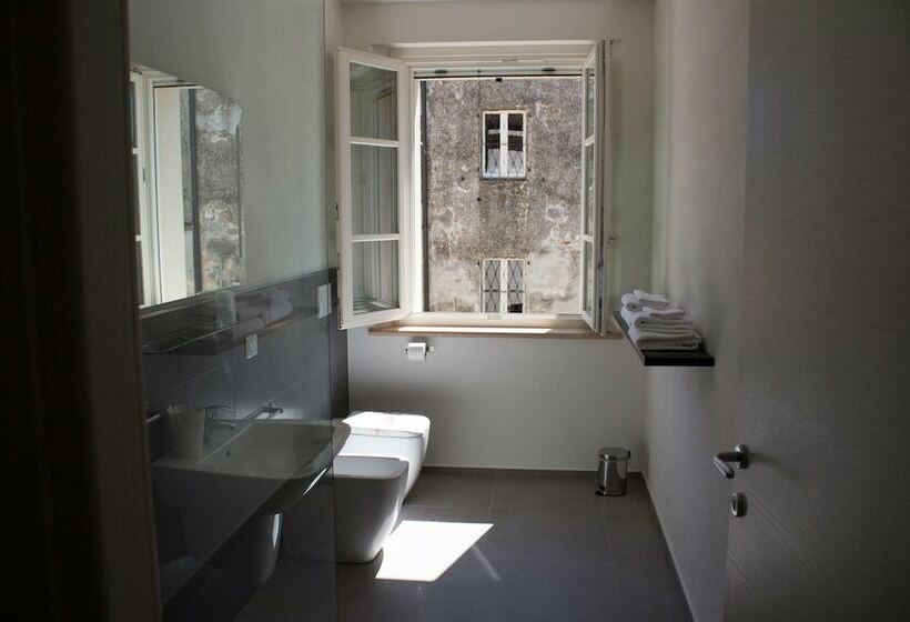 غرفة ديلوكس, House Sabbioneta