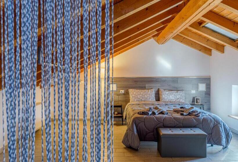 غرفة ديلوكس, House Sabbioneta