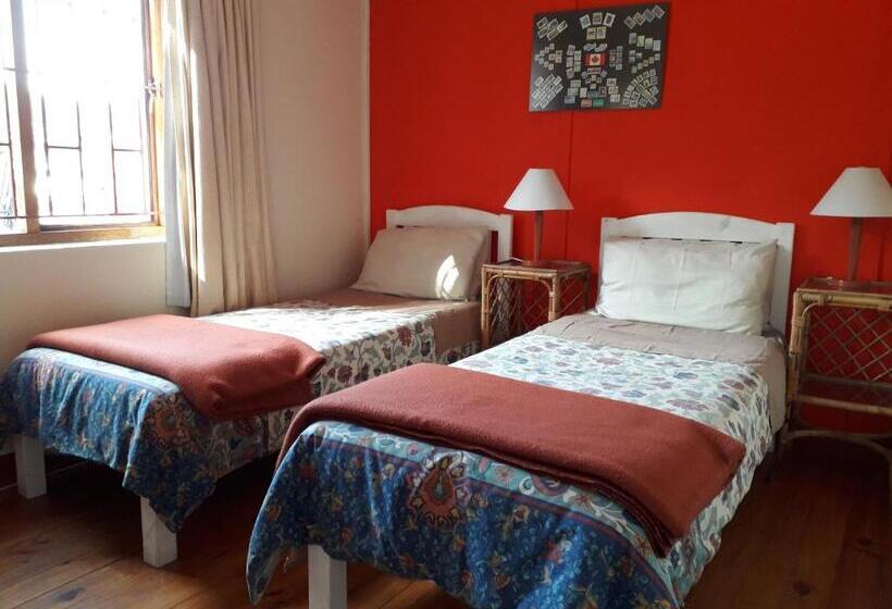 이코노미 룸, Zoete Inval