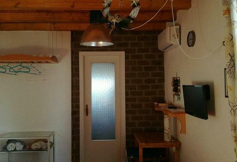 اتاق استاندارد سه نفره, B&b Pompeilog