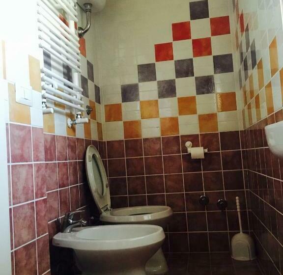اتاق استاندارد سه نفره, B&b Pompeilog