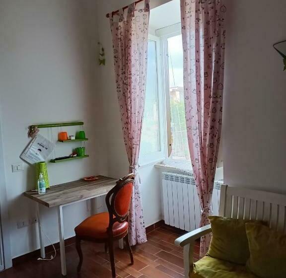اتاق استاندارد چهار تخته, B&b Pompeilog