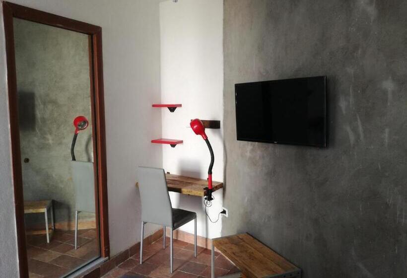 اتاق اکونومی, B&b Pompeilog