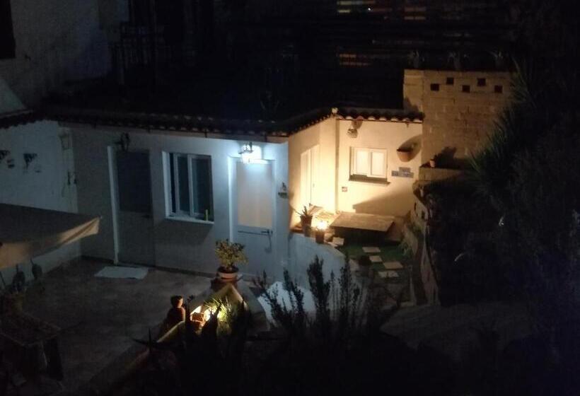 اتاق اکونومی, B&b Pompeilog