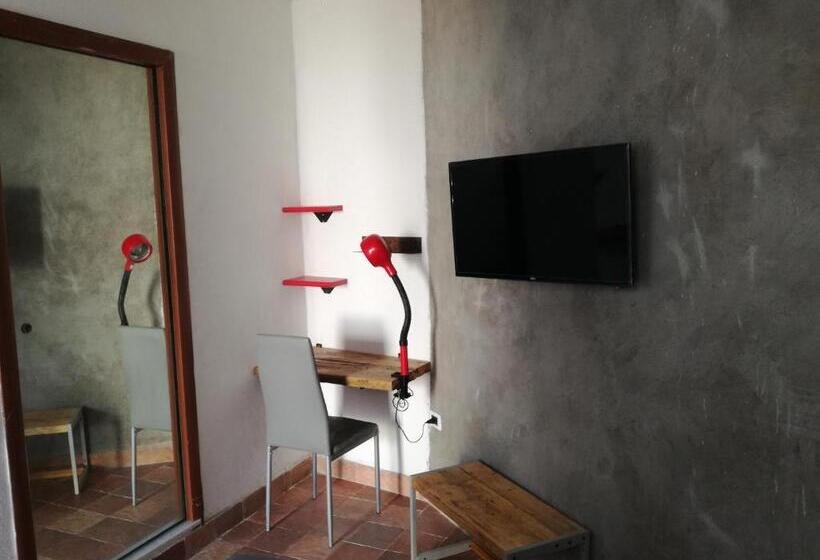 اتاق اکونومی, B&b Pompeilog