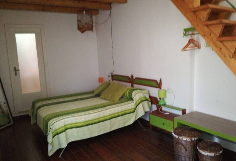 اتاق استاندارد چهار تخته, B&b Pompeilog