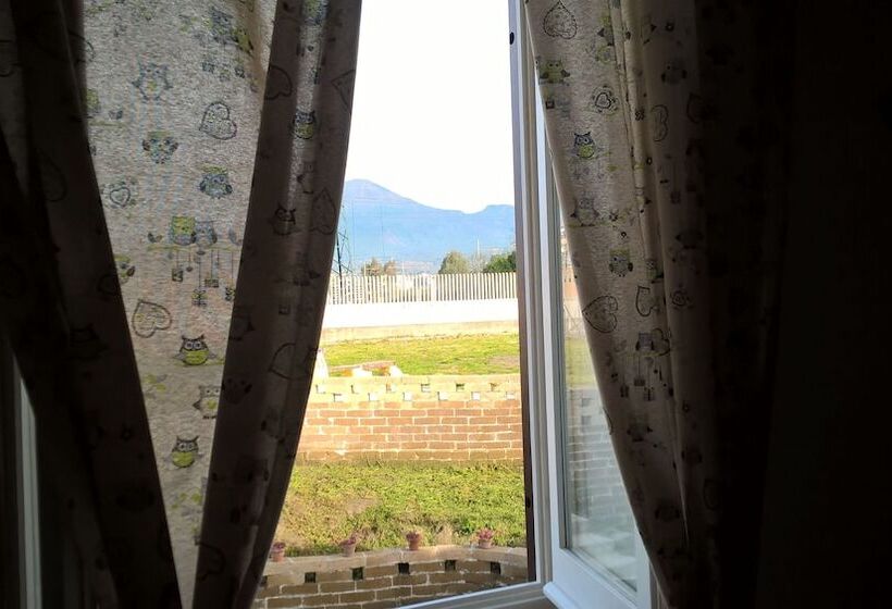 اتاق استاندارد چهار تخته, B&b Pompeilog
