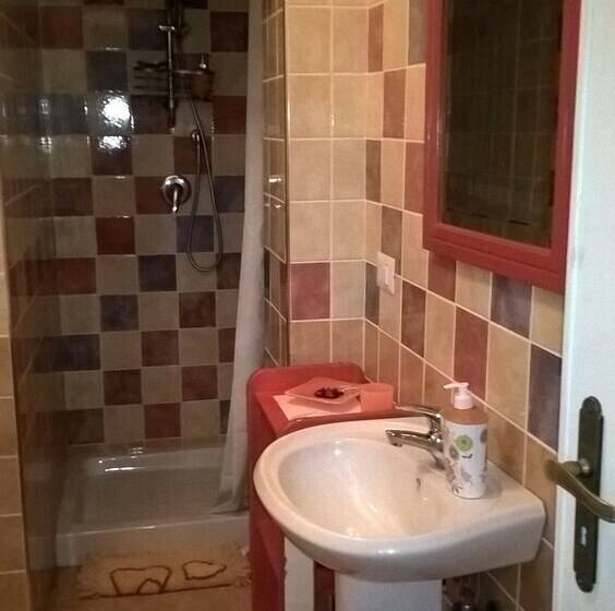 اتاق استاندارد چهار تخته, B&b Pompeilog