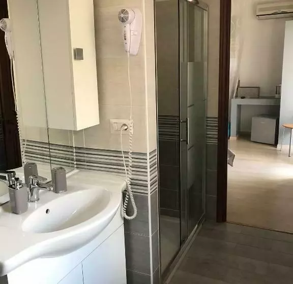 バルコニー付きスタンダードトリプルルーム, Bella Vita Guesthouse  Parcheggio Privato Interno