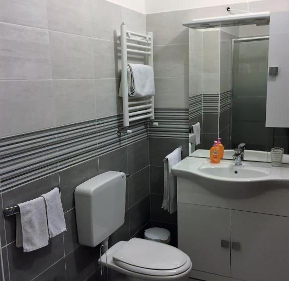 Номер Стандарт с Балконом, Bella Vita Guesthouse  Parcheggio Privato Interno