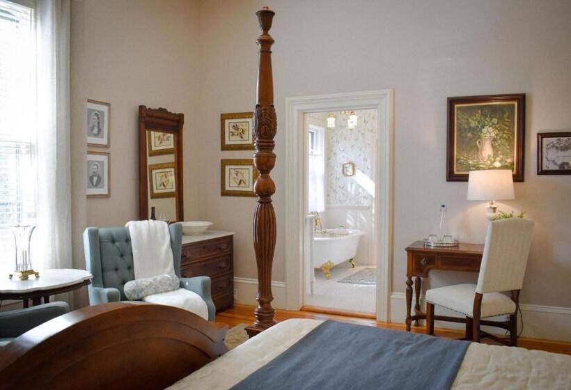 غرفة سوبيريور سرير كينج, Mccall House Boutique