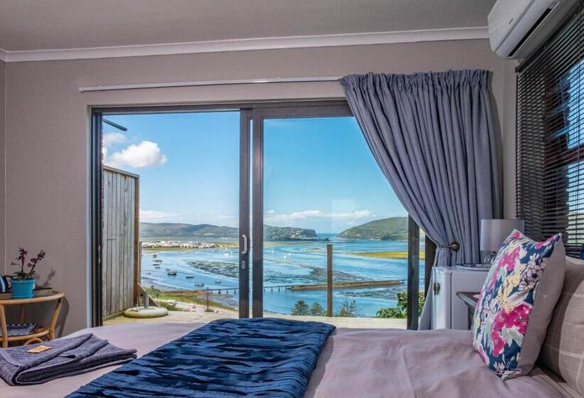 Suite with lake view, Paradise Found