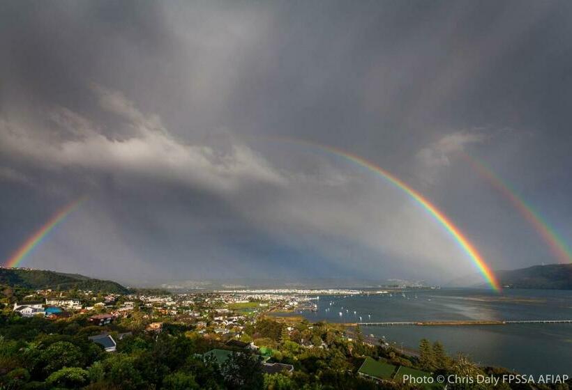 Suite with lake view, Paradise Found