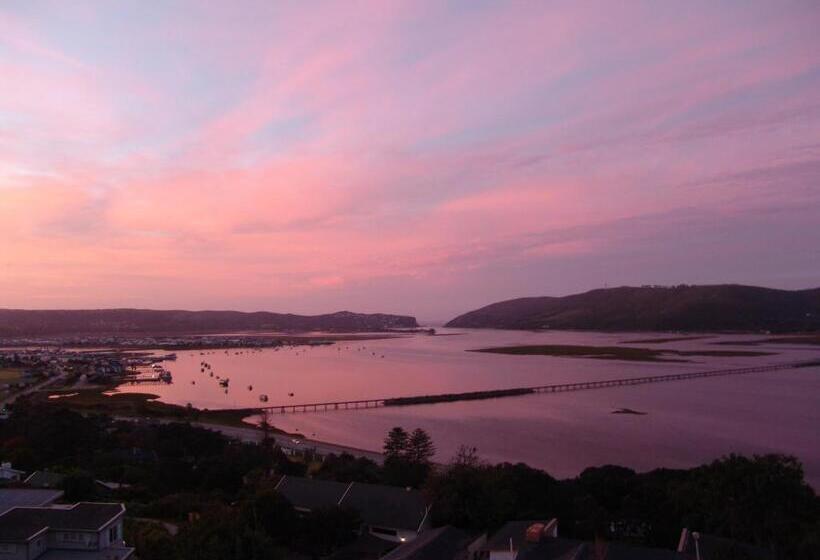 Suite with lake view, Paradise Found