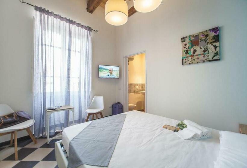 이코노미 룸, Manì Rooms