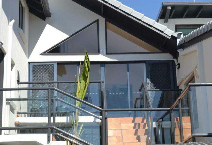 شقة 3 غرف مطلة على البحر, Byron Bay Beachfront Apartments