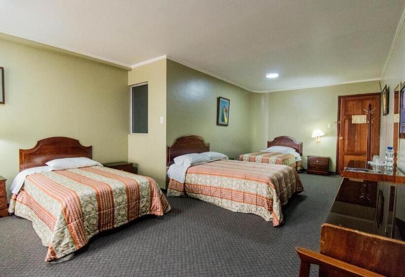 اتاق استاندارد چهار تخته, Grand Hotel Loja