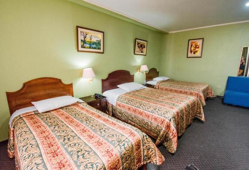 اتاق استاندارد چهار تخته, Grand Hotel Loja