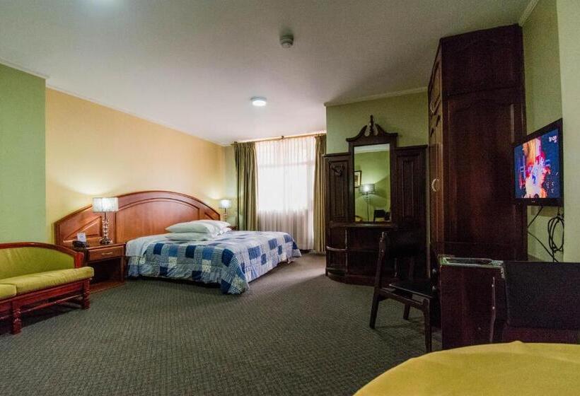 سوییت جونیور, Grand Hotel Loja