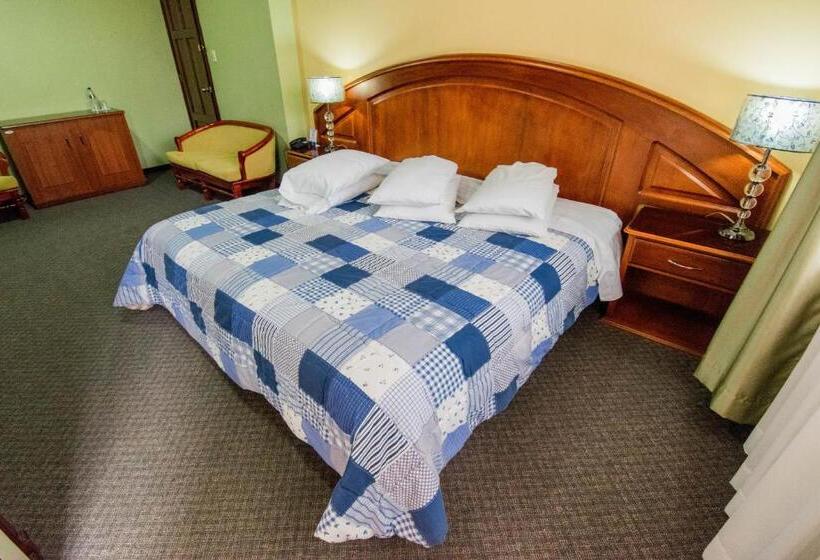 سوییت جونیور, Grand Hotel Loja