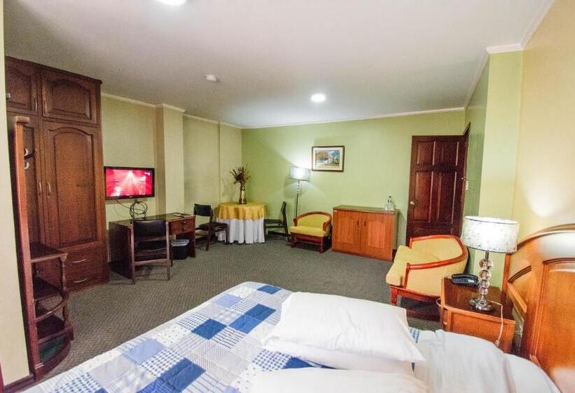 سوییت جونیور, Grand Hotel Loja