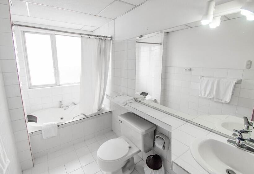 سوییت جونیور, Grand Hotel Loja