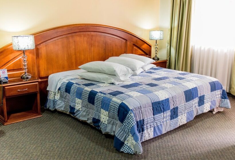 سوییت جونیور, Grand Hotel Loja